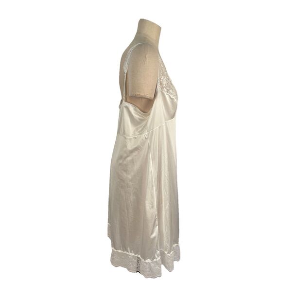 Vintage Bali Ivory Full Slip Lace Trim 100% Nylon Women's Size 42 / Large - Picture 3 of 9